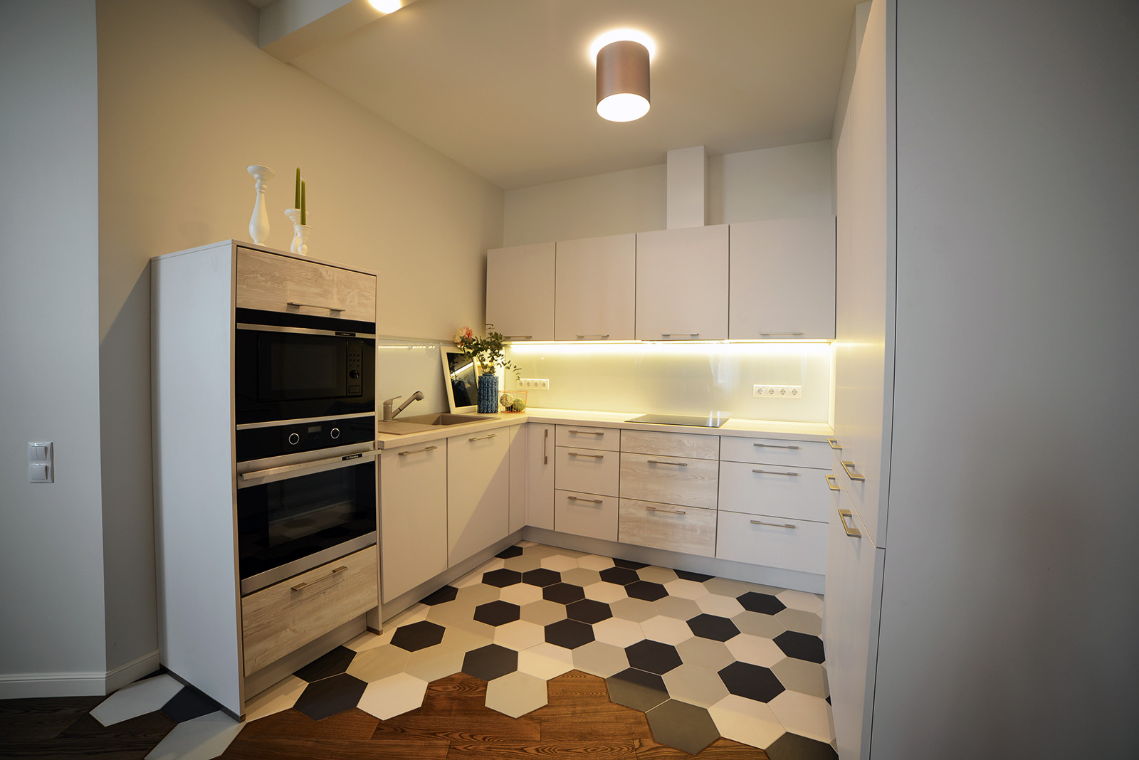 Гексагональная трапеция по золотому сечению