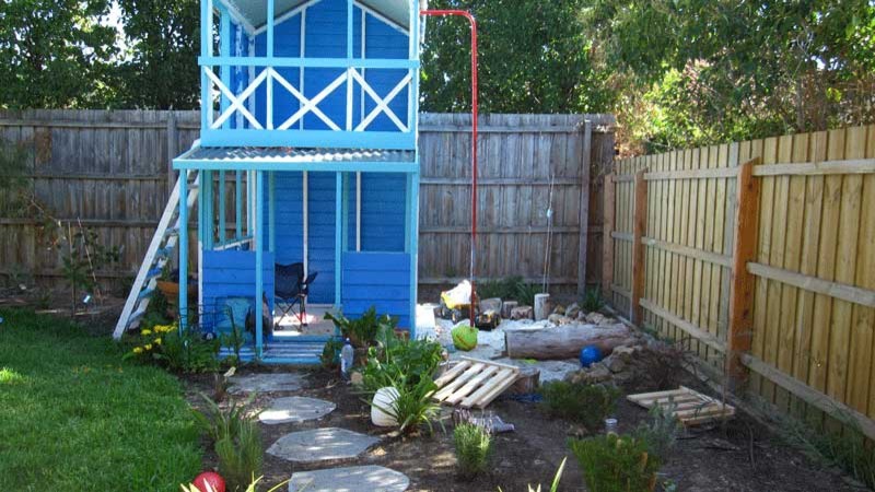 This is an example of a country garden in Melbourne.