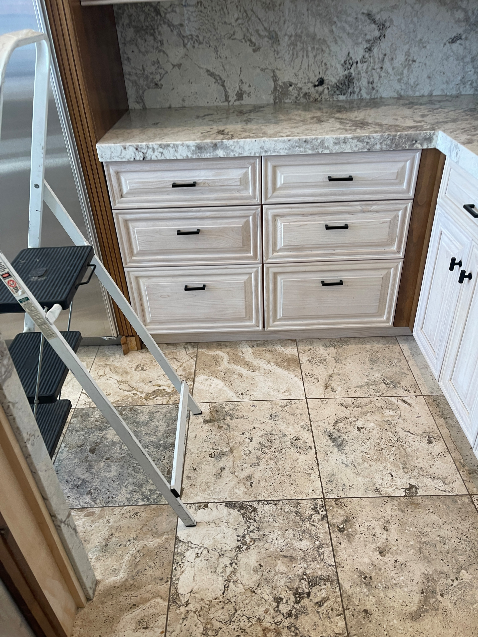 Two Tone Kitchen Reface and Partial Build