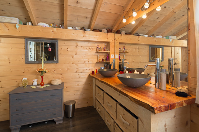 Chalet typique rustikt-badevaerelse