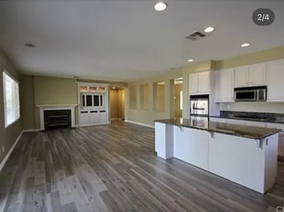 Corona Modern Kitchen