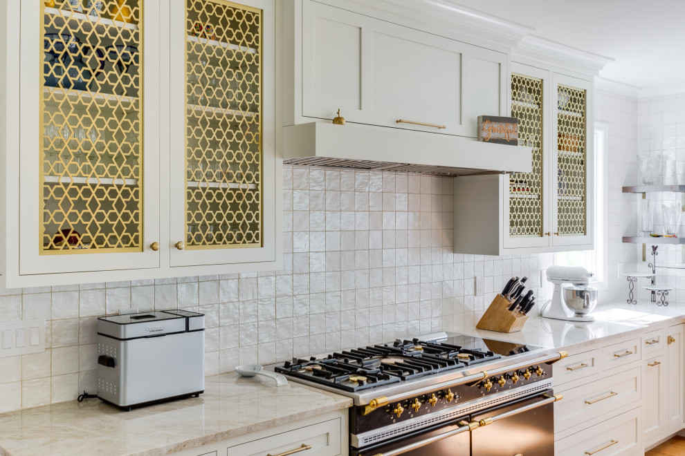 Transitional kitchen photo in DC Metro