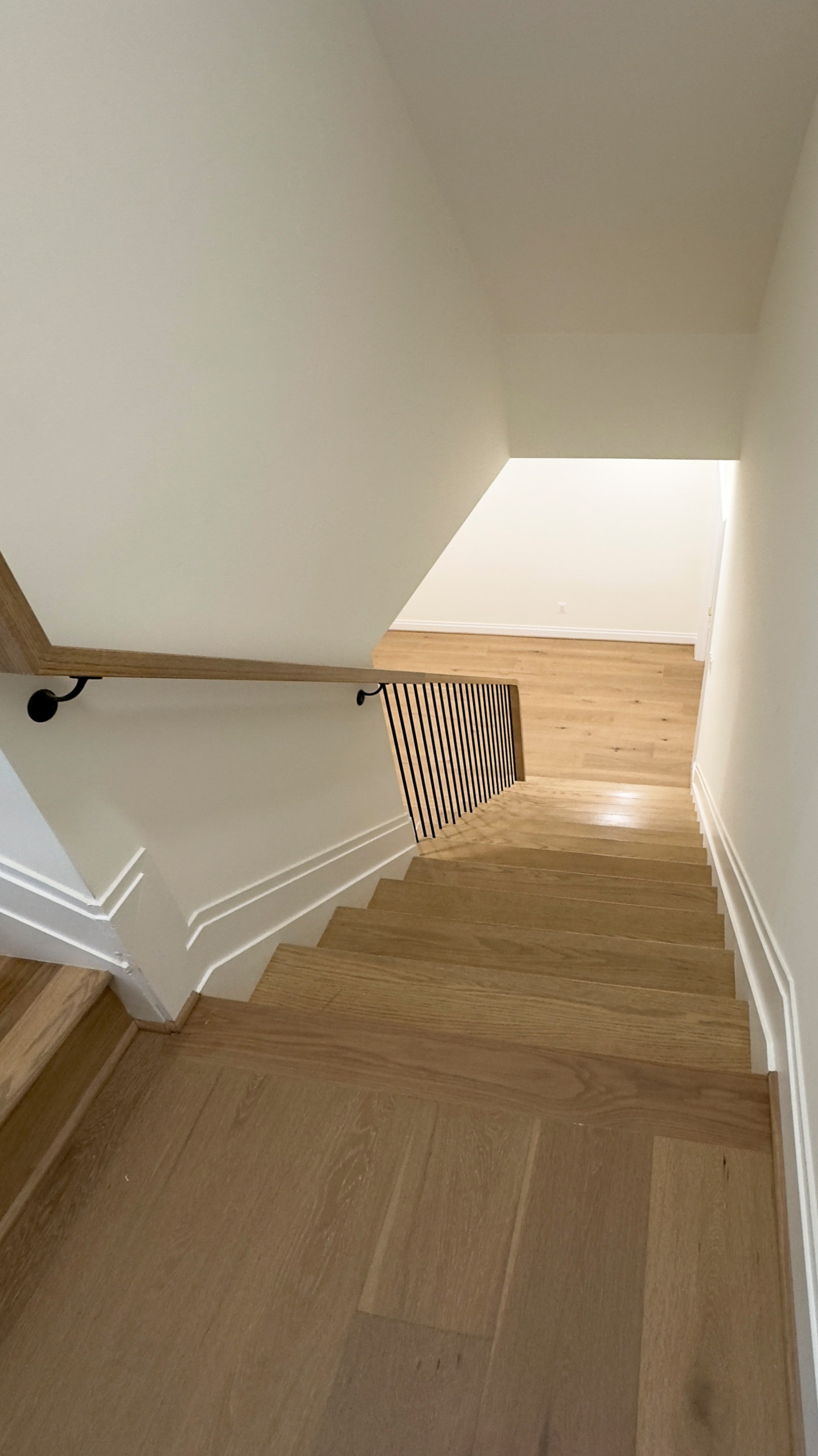 144_Attractive Transitional Staircase in Impressive Modern Home, Vienna VA 22180