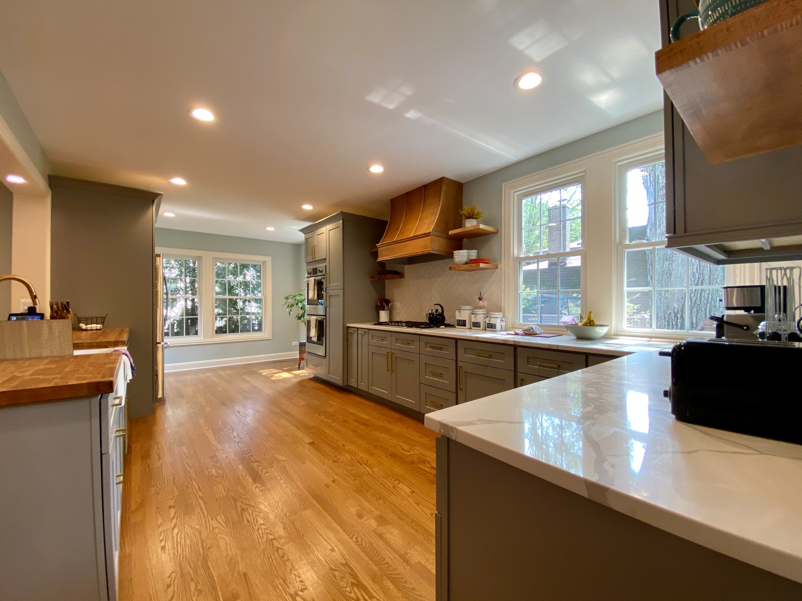 Highland Park Living Room / Kitchen / Wet Bar