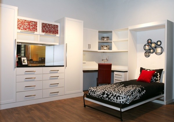 This is an example of a modern bedroom in Louisville.