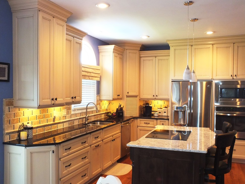 Inspiration for a transitional kitchen remodel in Cincinnati