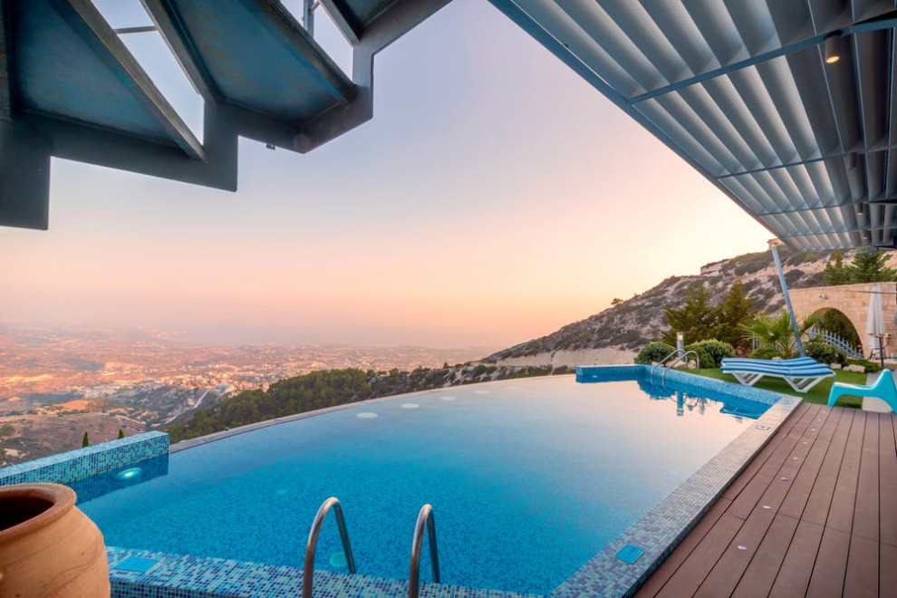 Inspiration for a modern pool remodel in Orange County