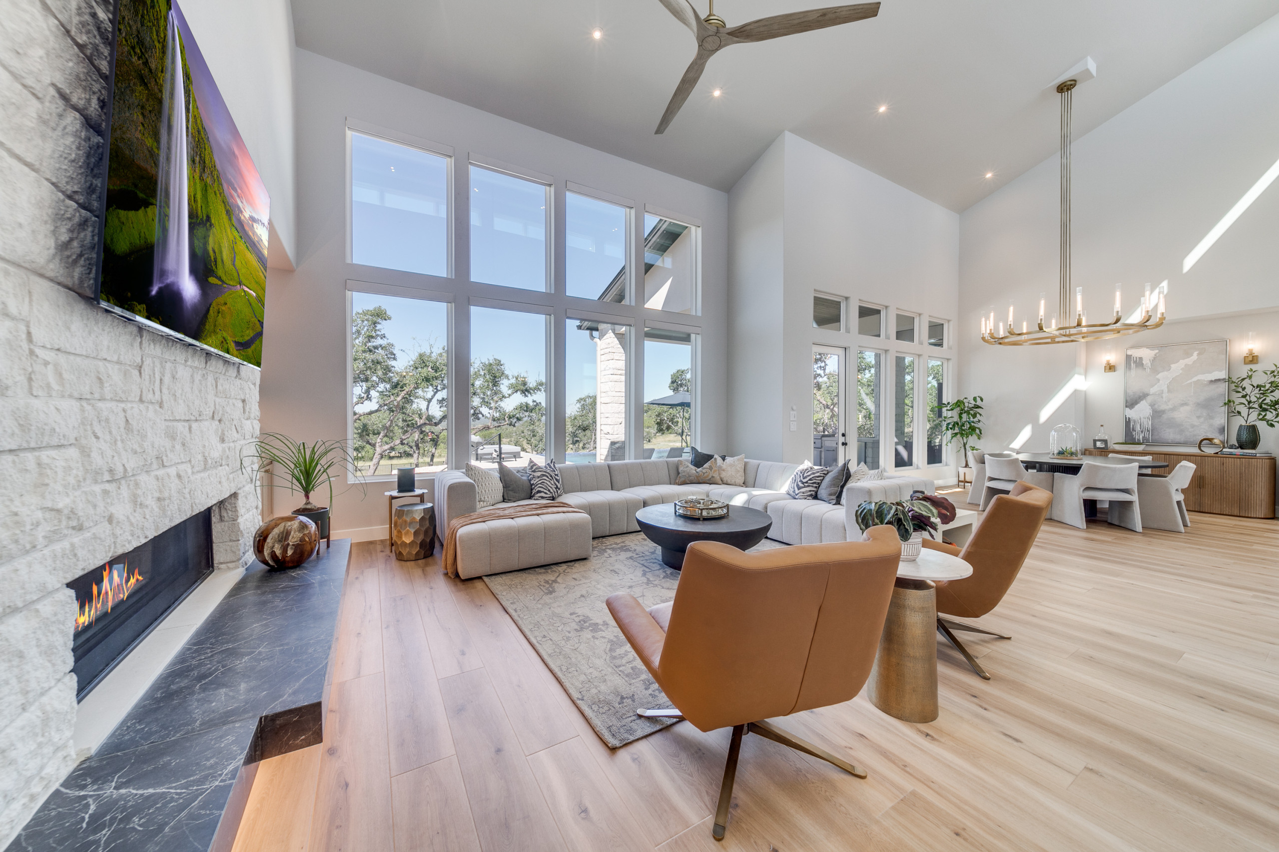 Modern european: 3,830 ft², 4 BR/3 BA/1 ST