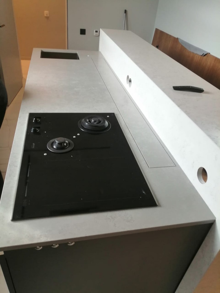 Столешница, остров и барная стойка из кварцевого агломерата