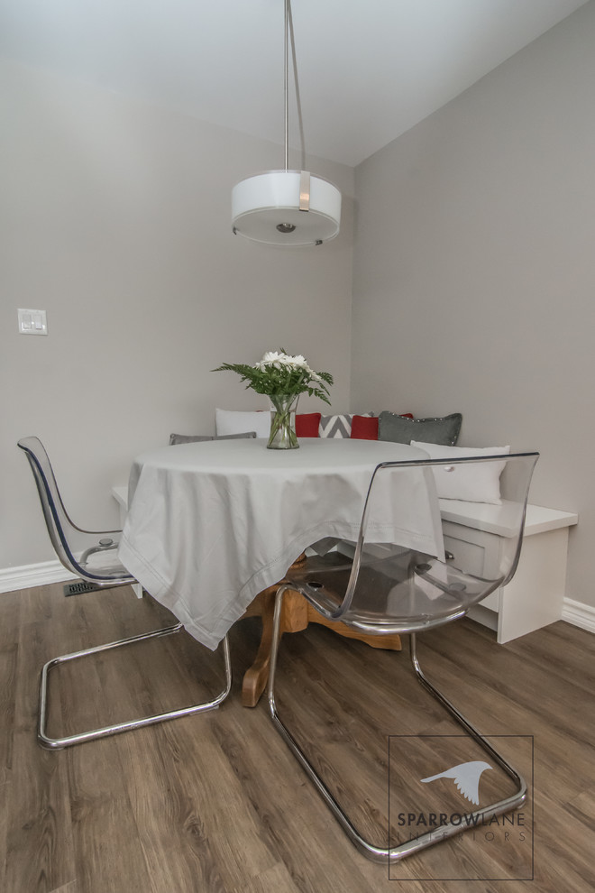 Transitional home design photo in Toronto