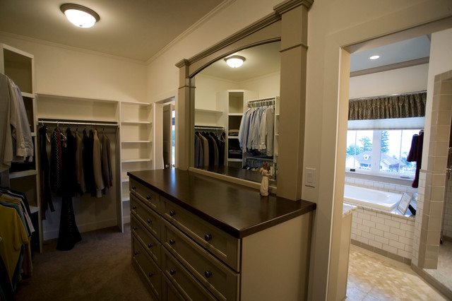 New Construction; Rustic Chic klassisch-ankleidezimmer