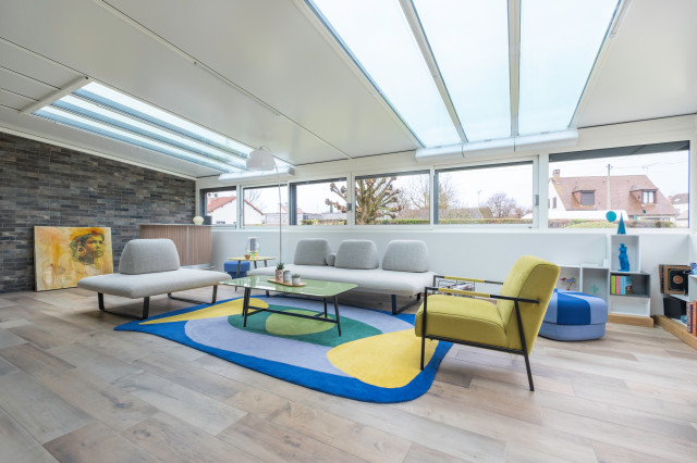 Mars 2025 midcentury-living-room