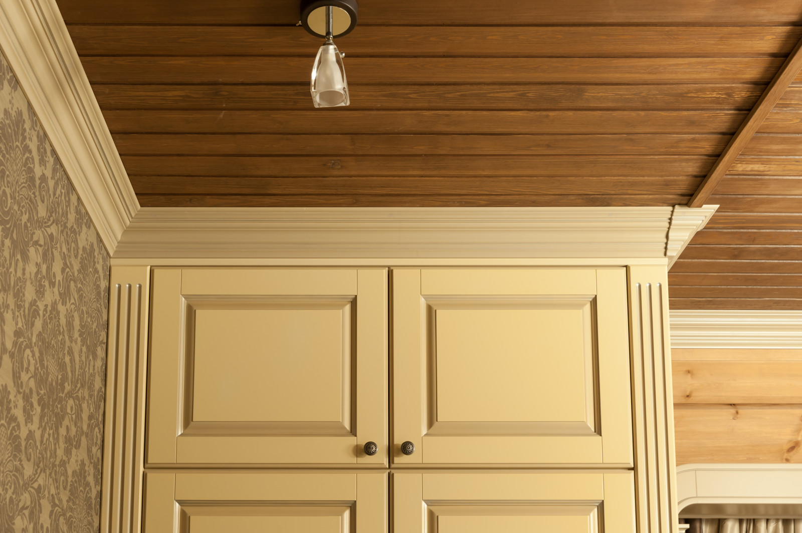 Дом у Медного озера