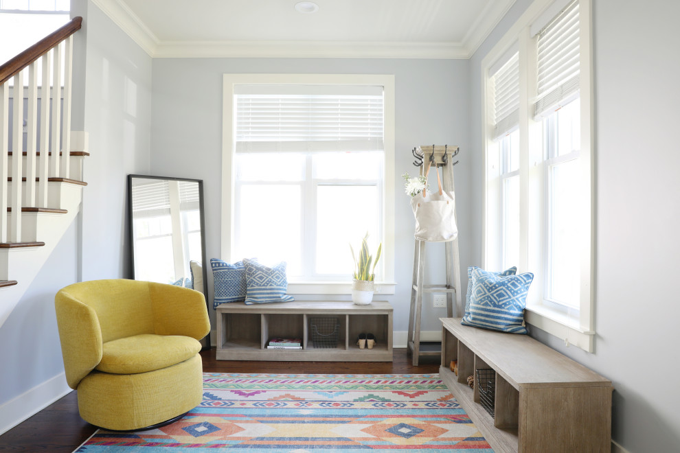 Entryway - transitional entryway idea in New York