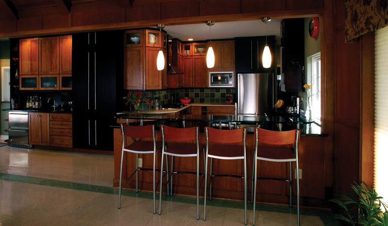 Example of a transitional kitchen design in Indianapolis