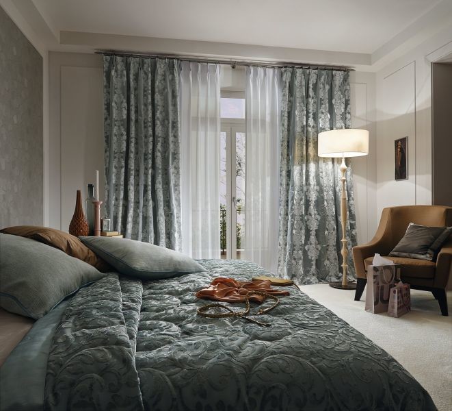 Design ideas for a contemporary bedroom in Frankfurt.