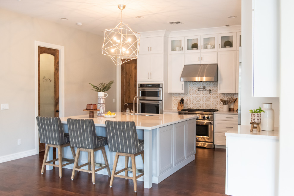 Inspiration for a transitional kitchen remodel in Phoenix