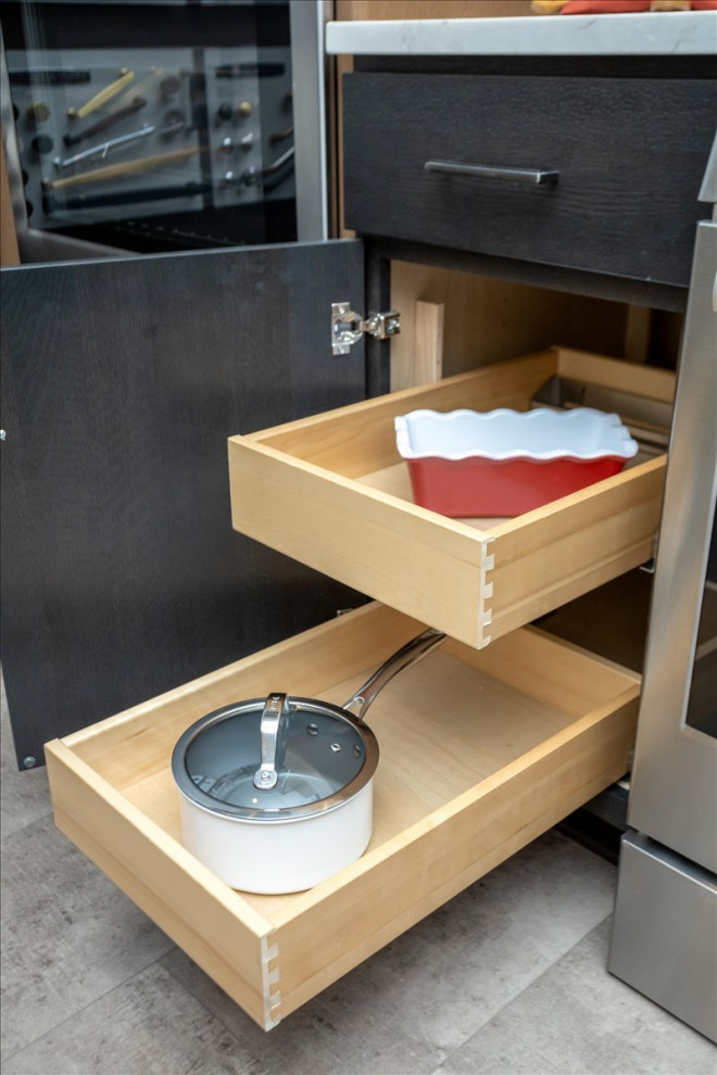 Kitchen - transitional kitchen idea