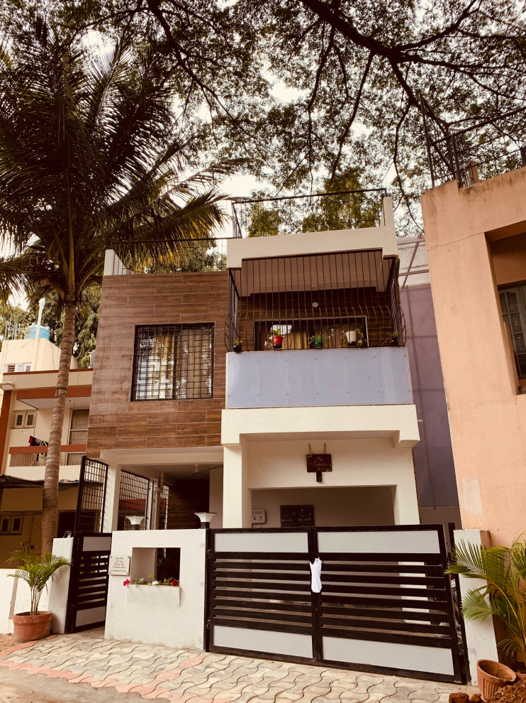 Inspiration for a contemporary exterior in Bengaluru.