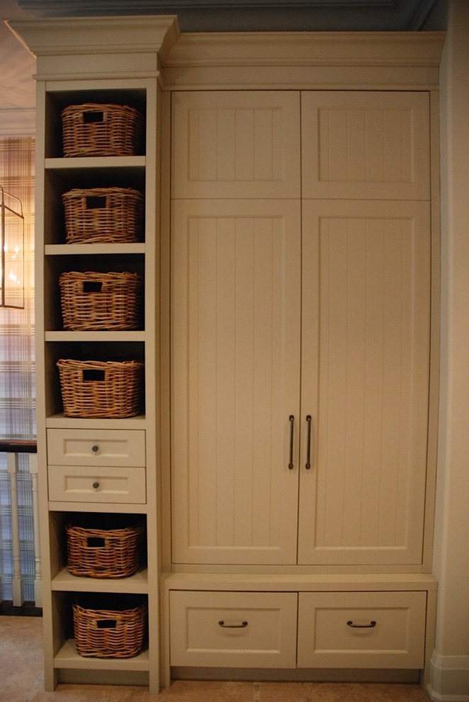 Inspiration for a mid-sized transitional hallway remodel in Toronto