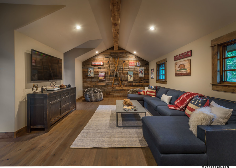 Large mountain style home design photo