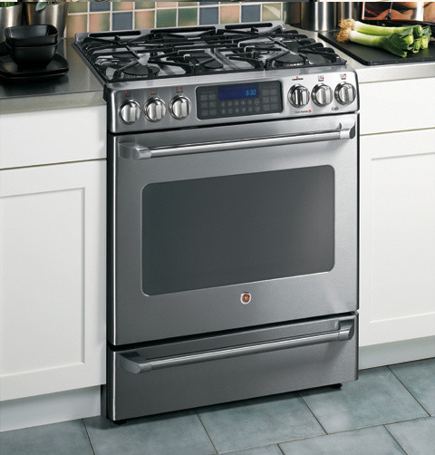 GE 30-Inch Cafe Dual-Fuel Freestanding Convection Self-Cleaning Range