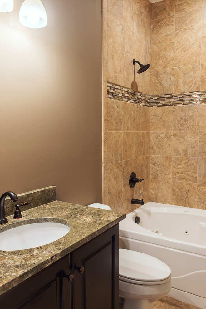 Mountain style home design photo in Columbus