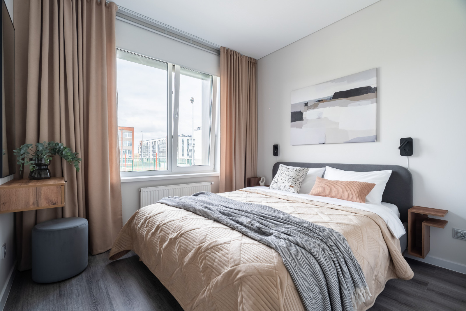 Парадный ансамбль, 2евро, 32м2