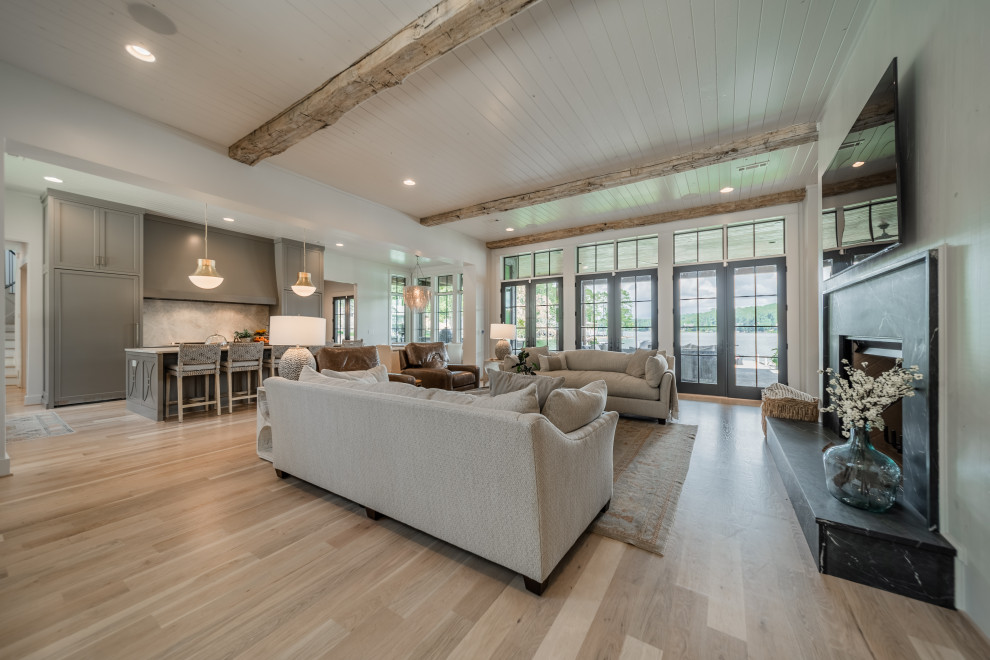 Inspiration for a transitional home design remodel in Birmingham