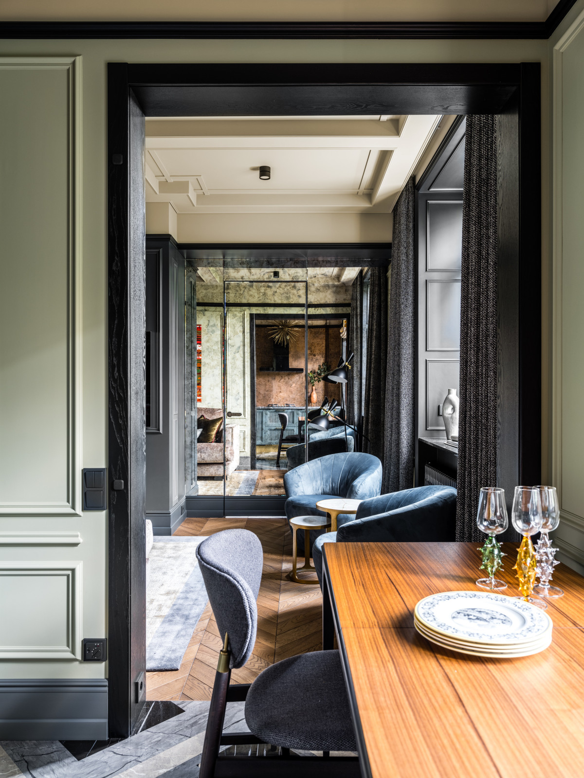 Сталинка на Университетском проспекте, 75 кВ.м.