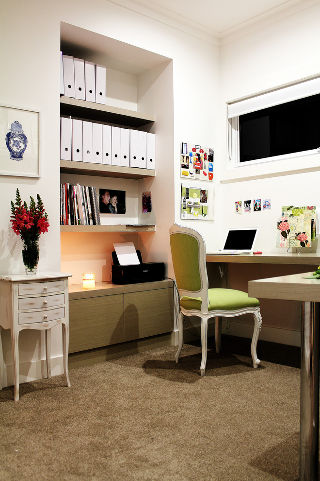 Contemporary home office in Brisbane.