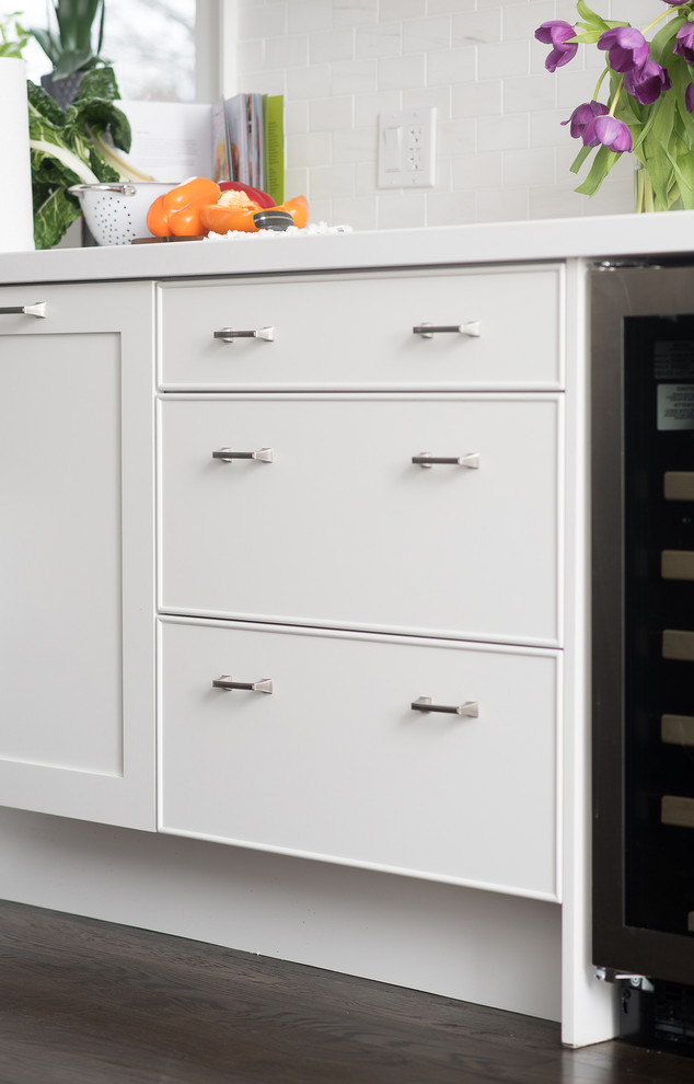 Transitional kitchen photo in Toronto