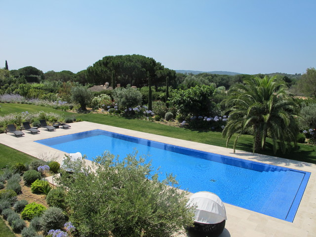 Villa Ramatuelle contemporaneo-piscina