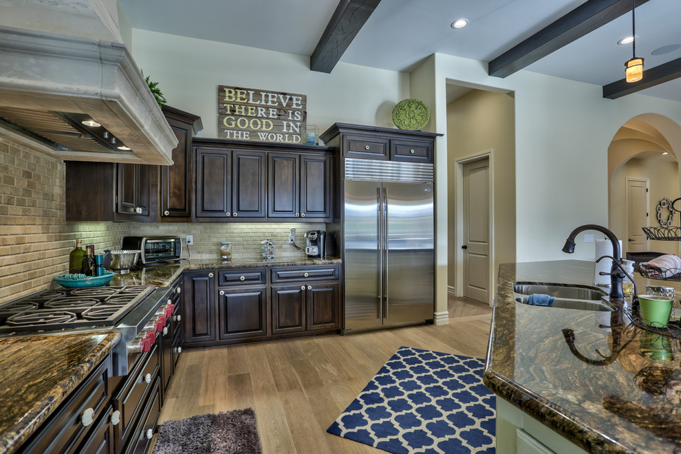 Inspiration for a transitional kitchen remodel in Phoenix