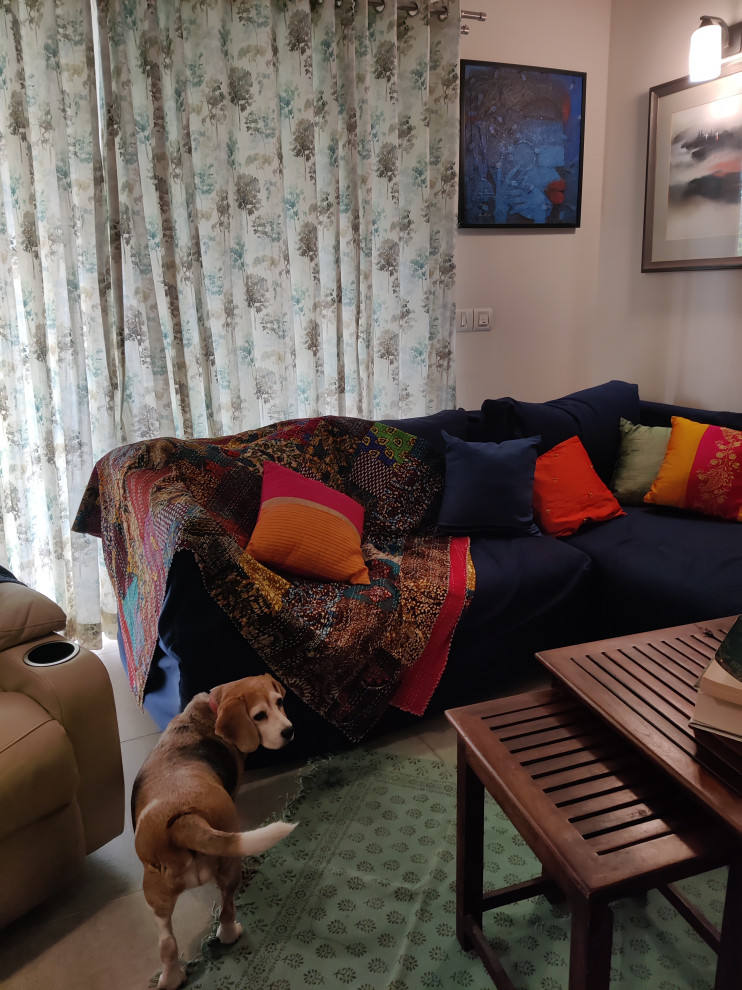 Photo of a contemporary living room in Bengaluru.
