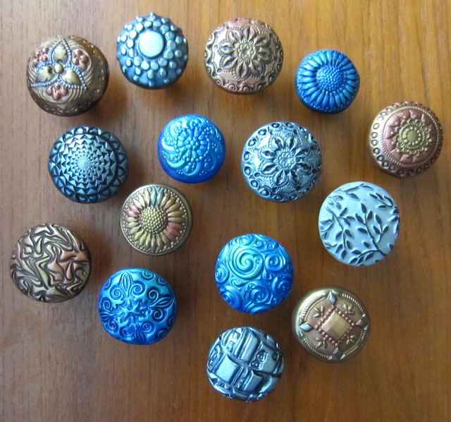 Kitchen cabinet pulls eclectic-kitchen