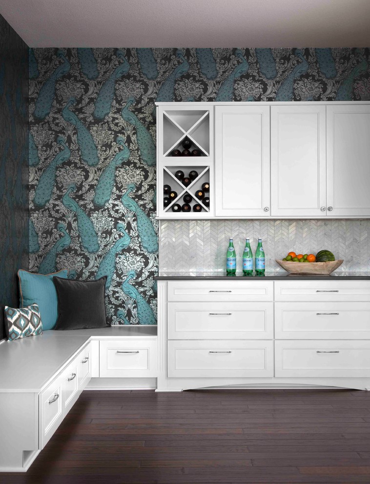 Inspiration for a large cottage u-shaped dark wood floor eat-in kitchen remodel in Austin with a double-bowl sink, shaker cabinets, white cabinets, quartz countertops, gray backsplash, stone tile backsplash, stainless steel appliances, an island and black countertops