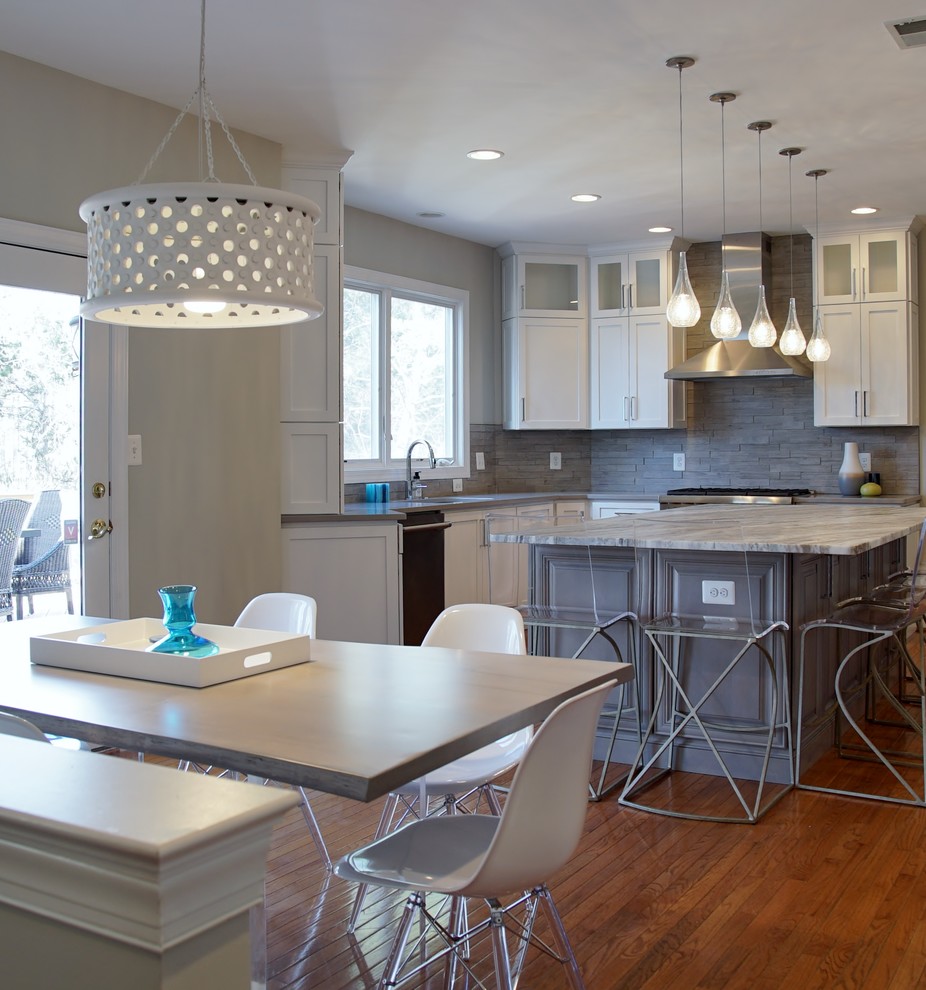 Example of a transitional home design design in DC Metro