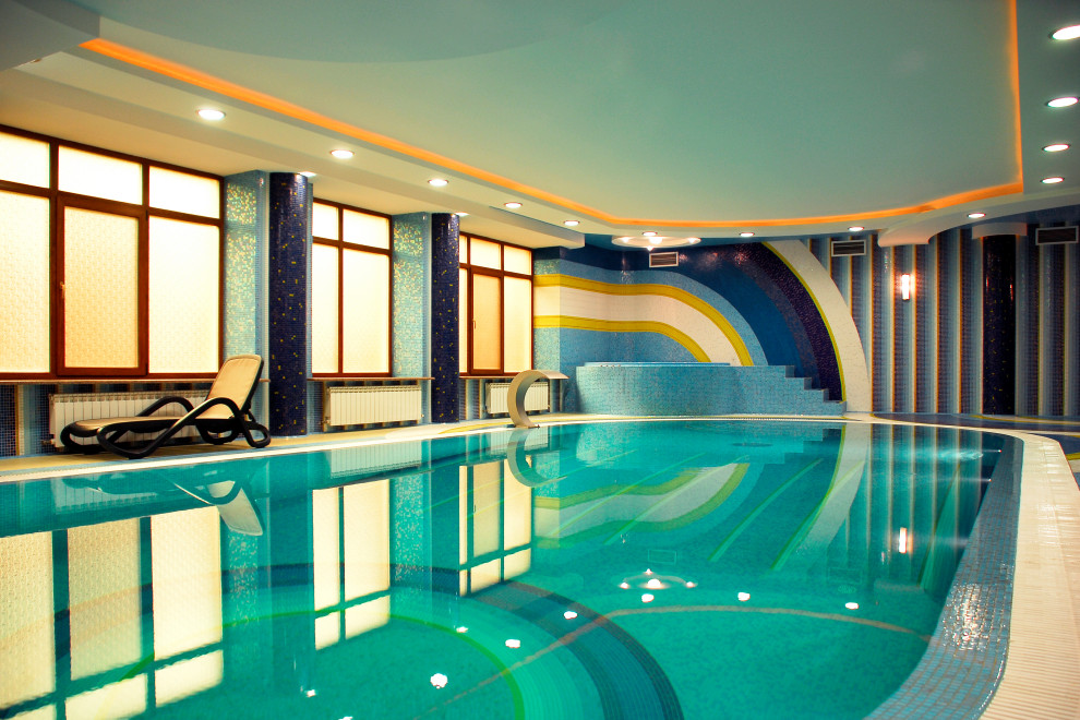 Бассейн в гостиничном комплексе