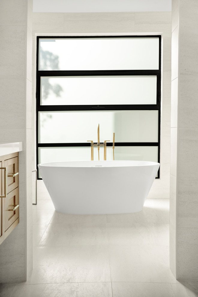 Inspiration for a transitional home design remodel in Orange County