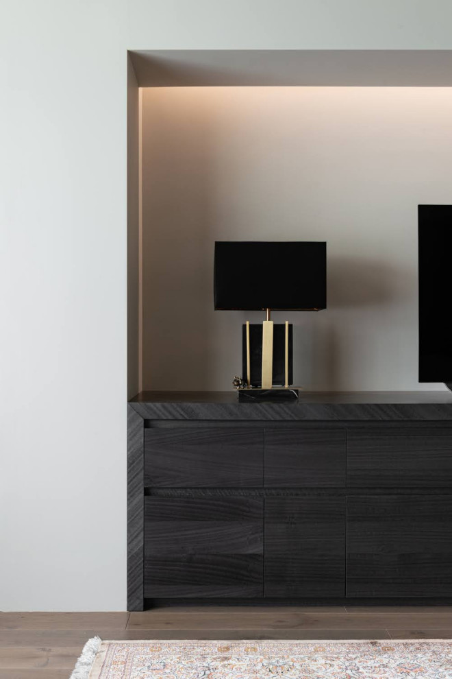 Брутальная спальня в загородном доме