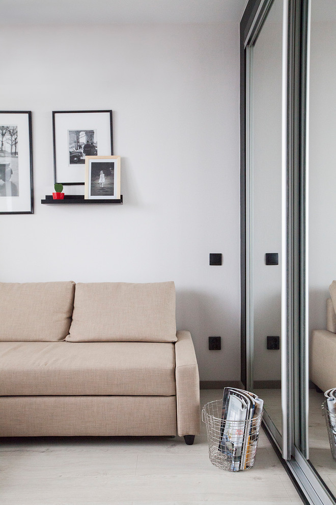 35: кухня в коридоре и спальня в нише