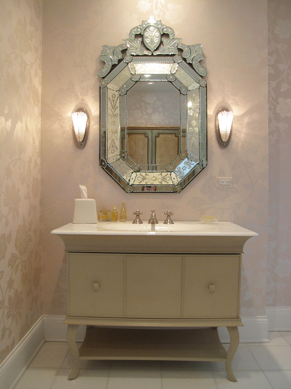 Inspiration for a transitional home design remodel in Chicago
