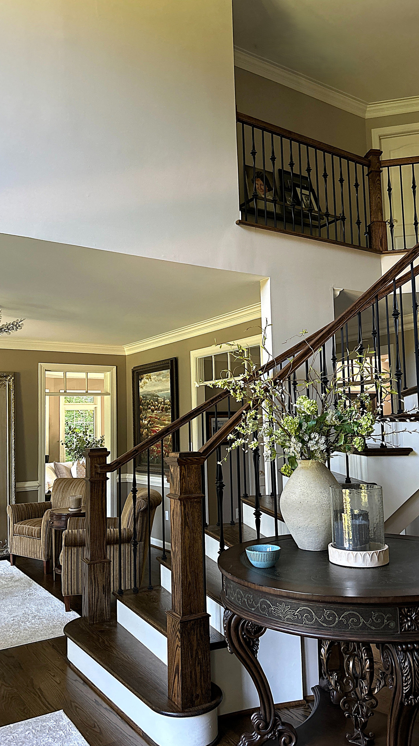 Project #157 | Traditional Curved Foyer Staircase