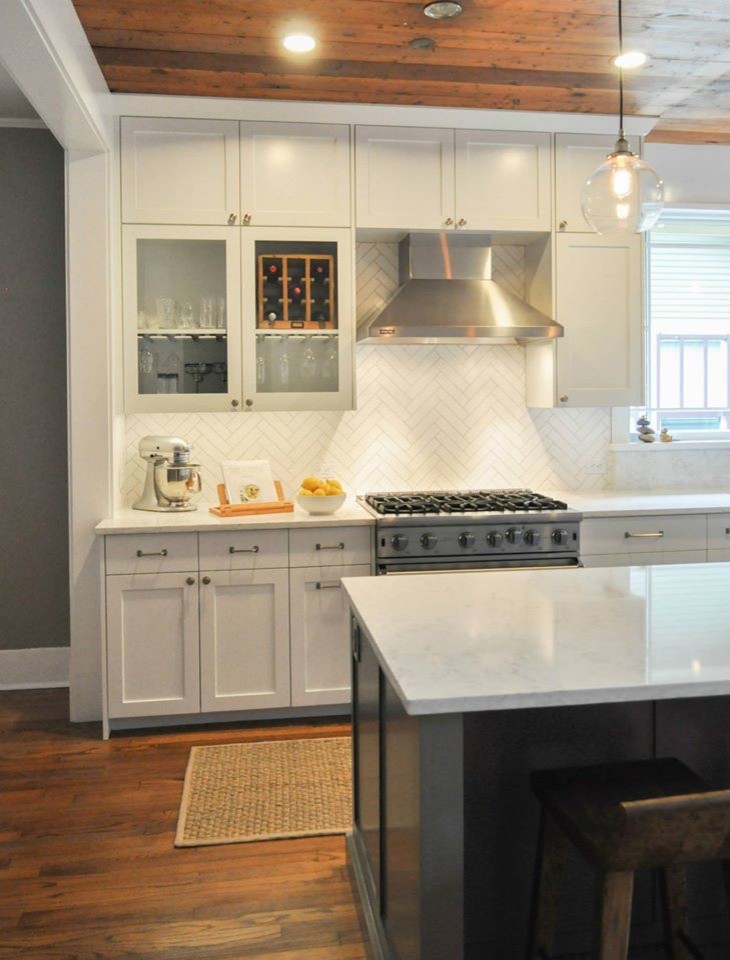 Kitchen - kitchen idea in Austin