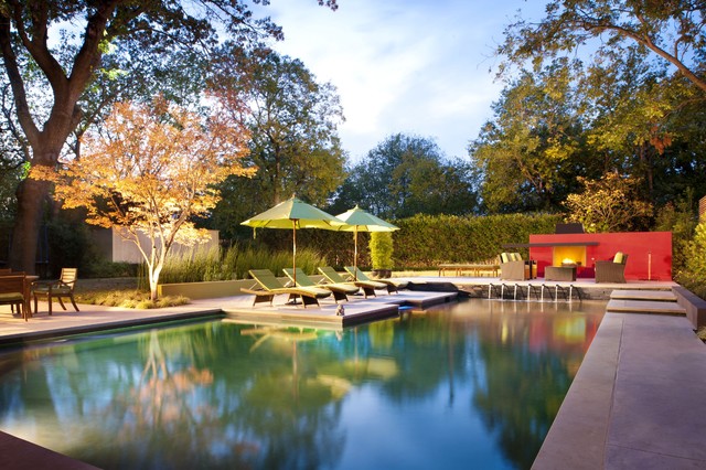 Contemporary Pool trendy-pool