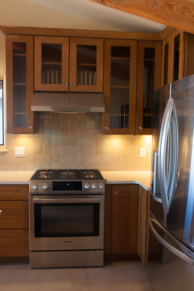 Inspiration for a transitional home design remodel in Albuquerque