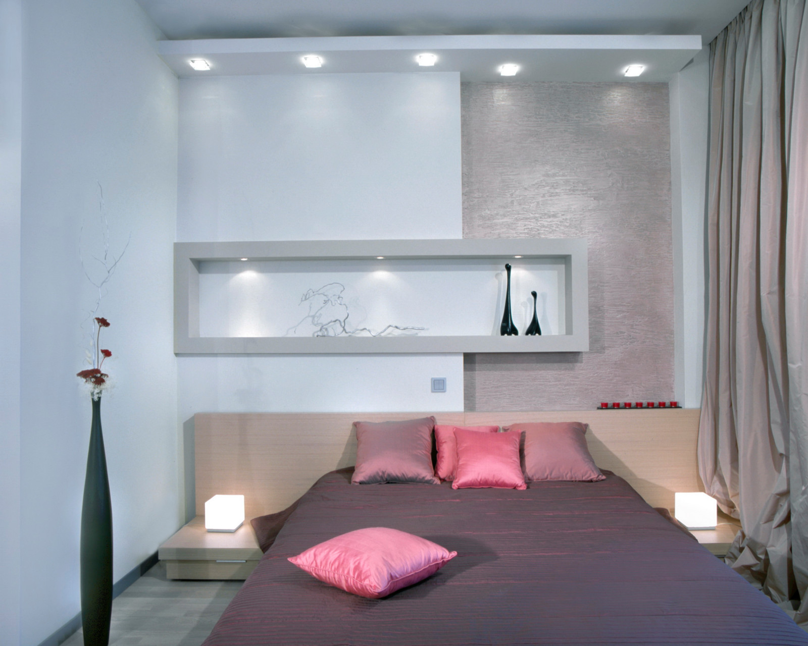 Очень лаконичная квартира в стиле минимализм.