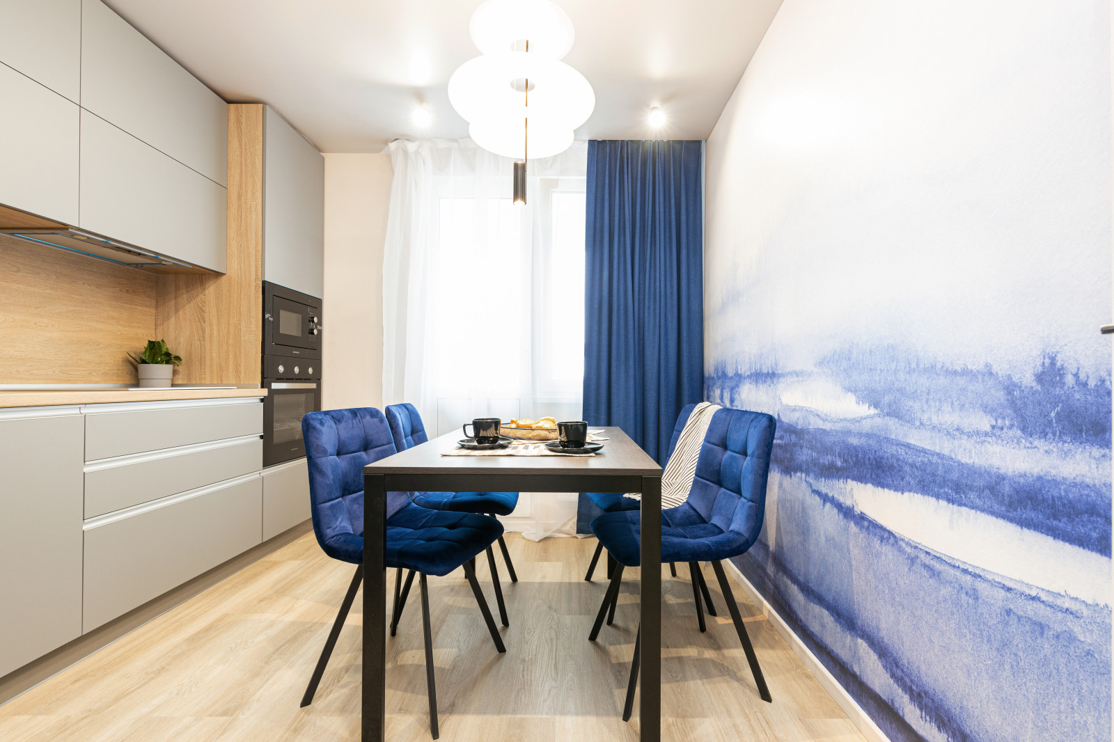 "Двушка" для программиста и художницы