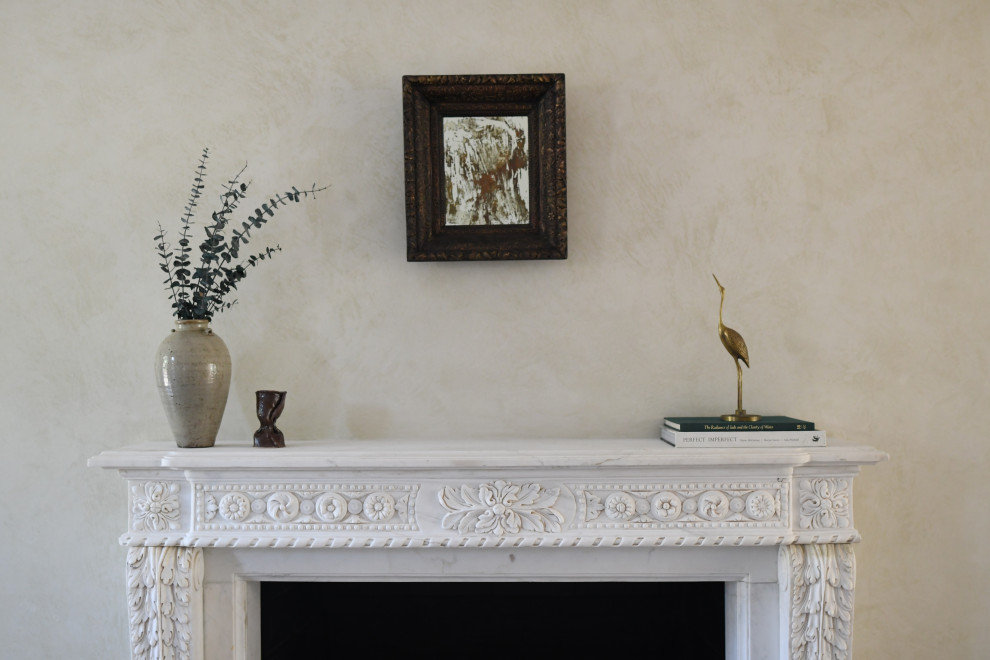 Example of a transitional home design design in New York